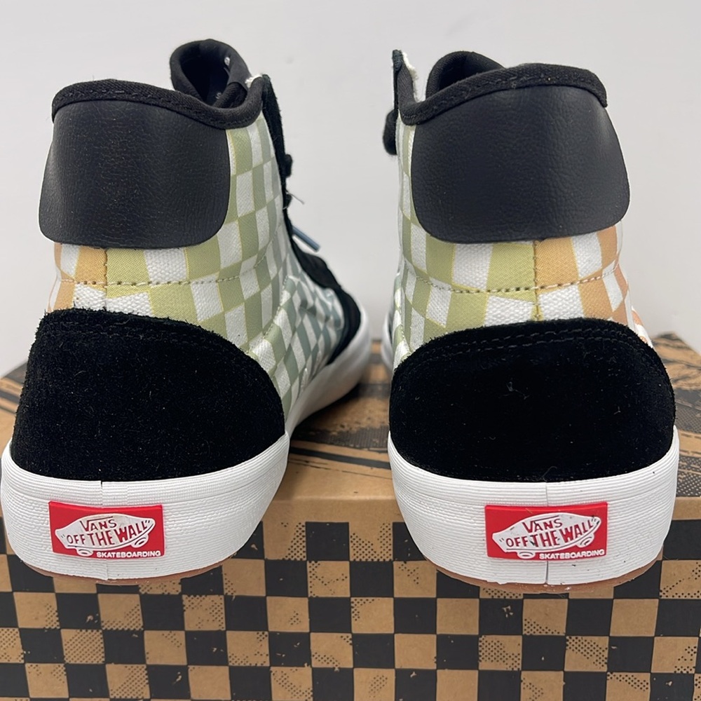 Vans WMNS High-Top Sneakers The Lizzie
Checkerboard Black/Multi
VN0A4BX1BML - Picture 13 of 16